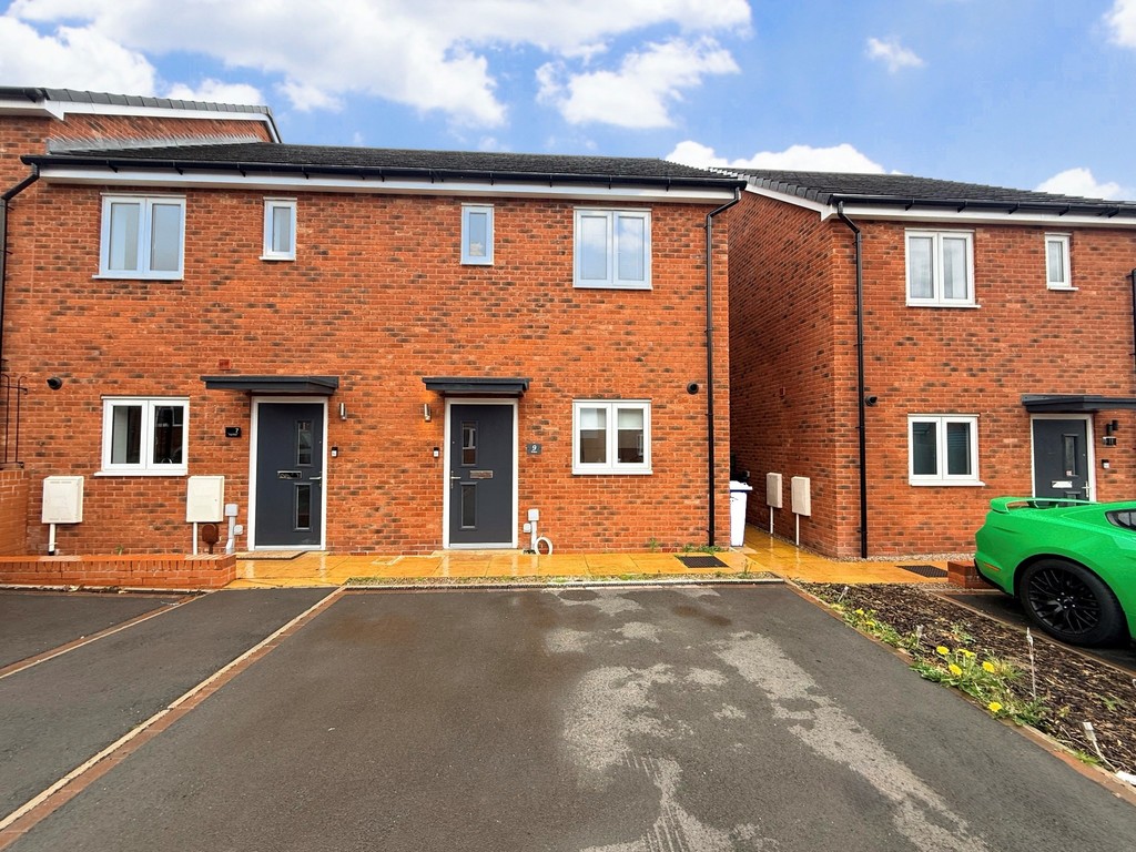 2 bedroom Semi-detached house For Sale