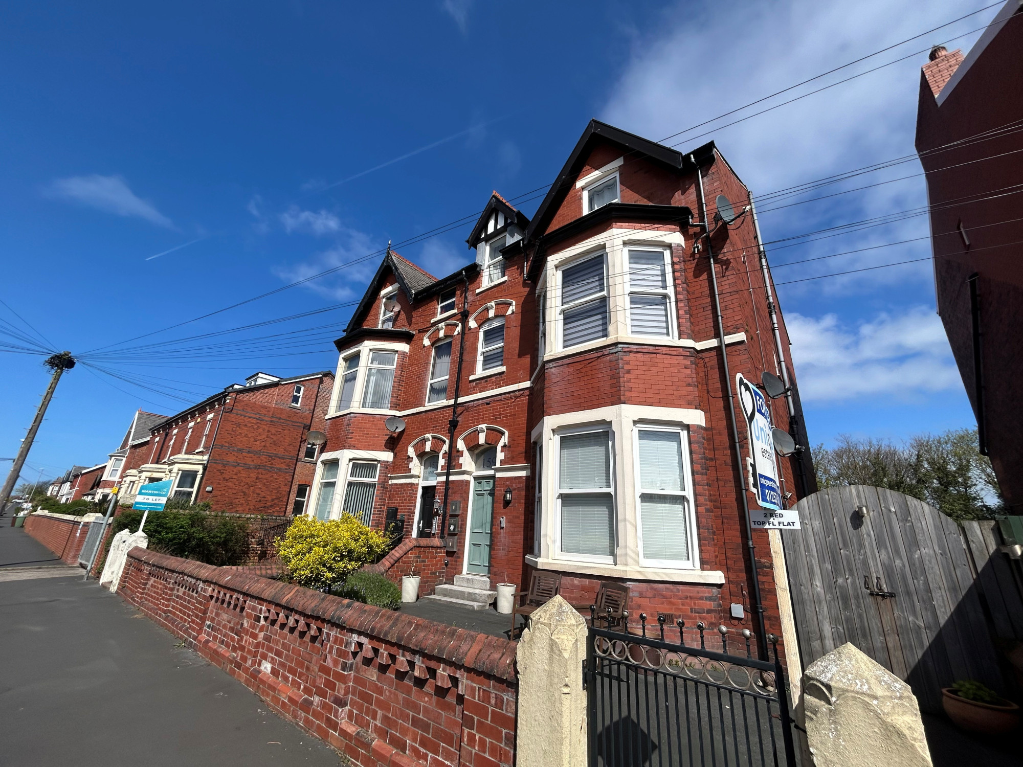 2 bedroom Flat share To Let