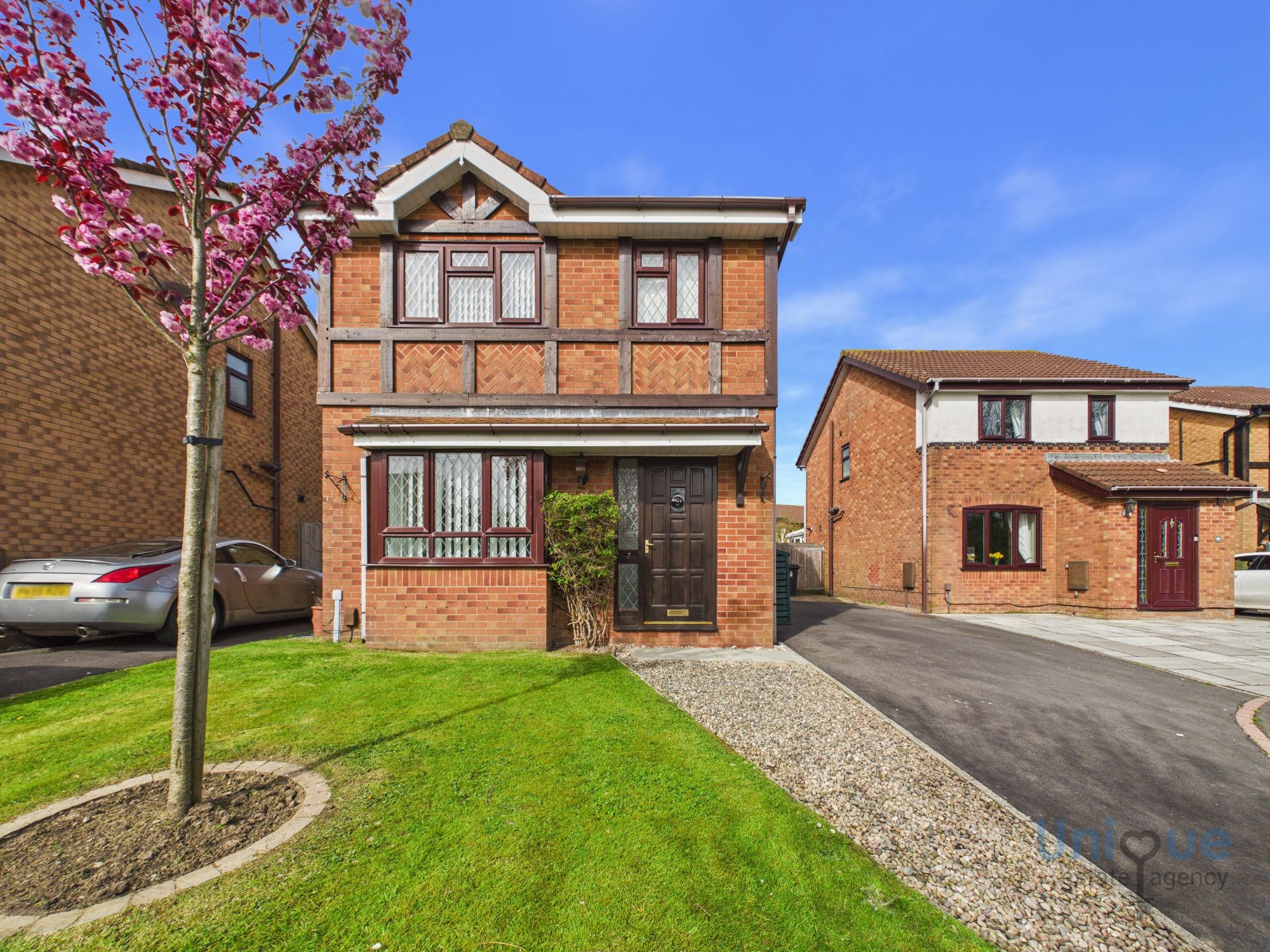 3 bedroom Detached house Under Offer