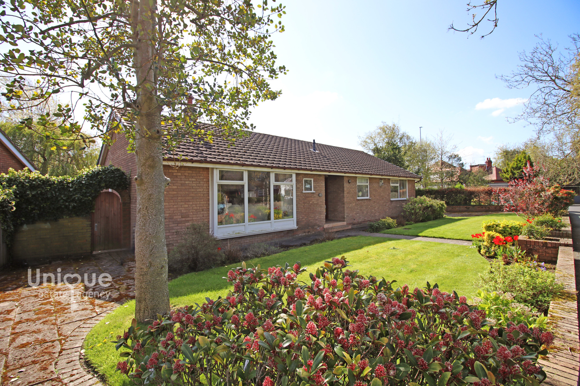 3 bedroom Link detached house Under Offer