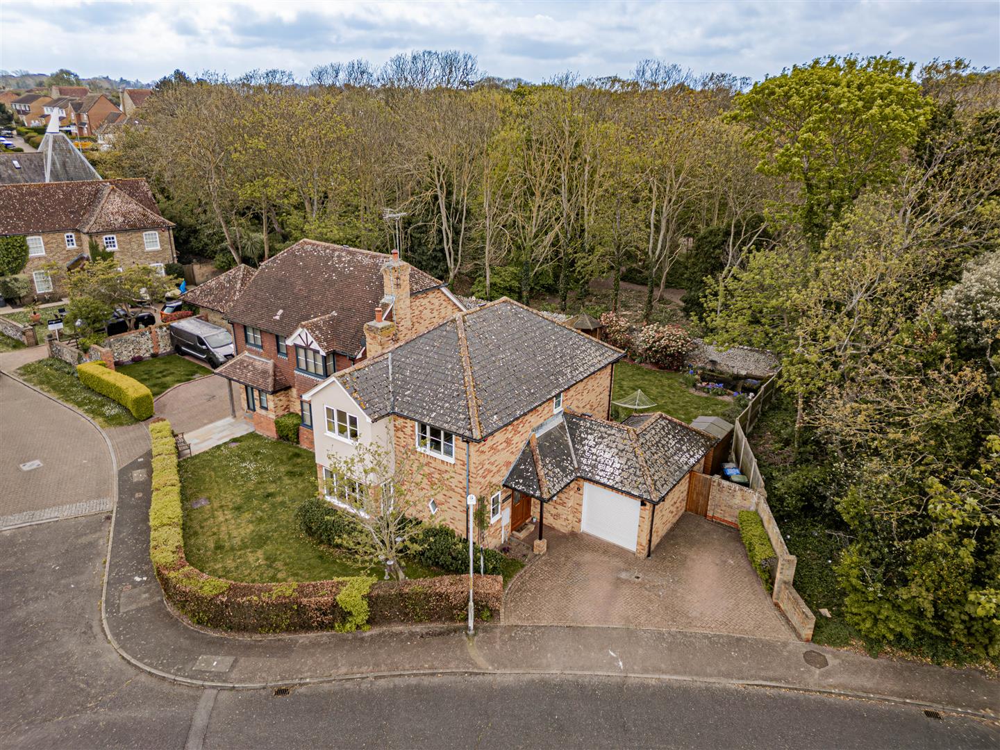 4 bedroom Detached house Under Offer