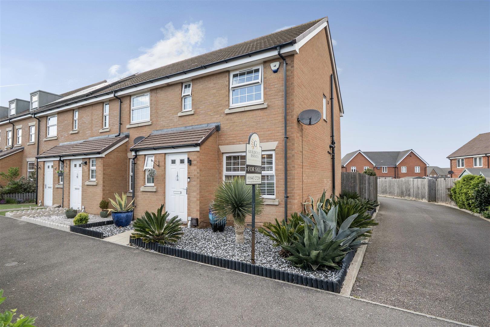 3 bedroom End of terrace house For Sale