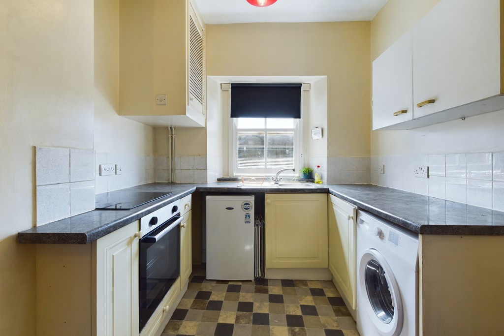 1 bedroom Flat share To Let