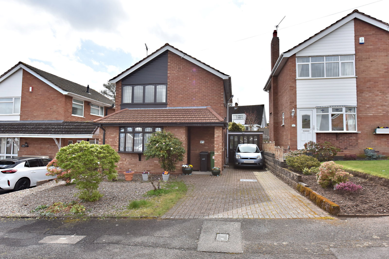 3 bedroom Detached house Under Offer