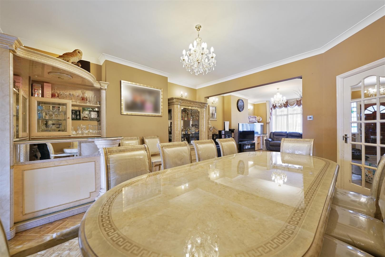 6 bedroom Studio flat For Sale