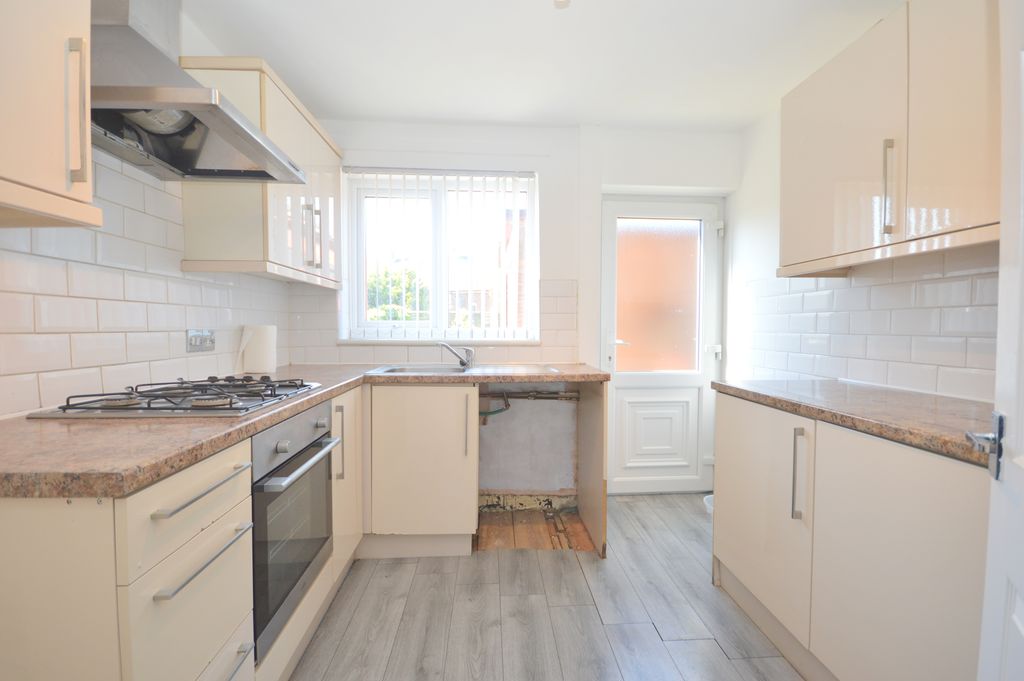 3 bedroom Flat share For Sale