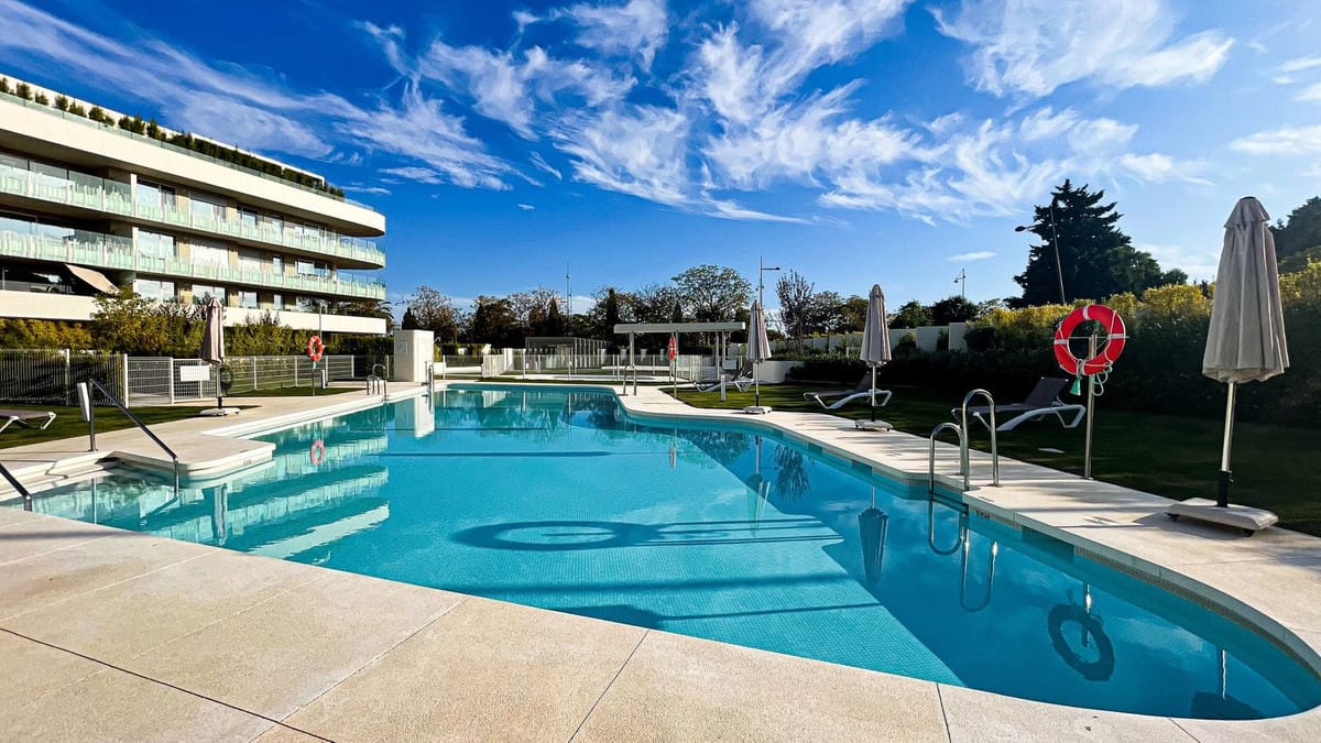 3 bedroom Apartment For Sale