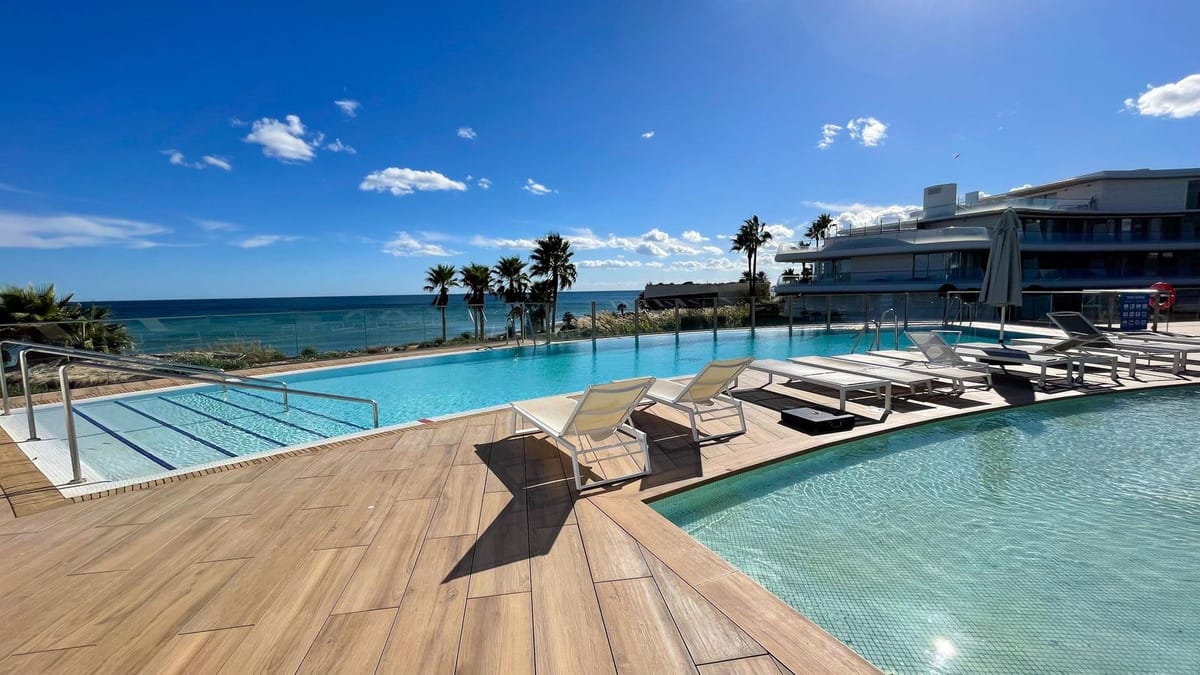 3 bedroom Apartment For Sale