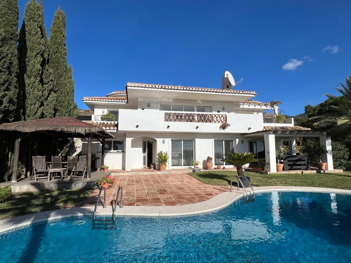 4 bedroom Villa For Sale