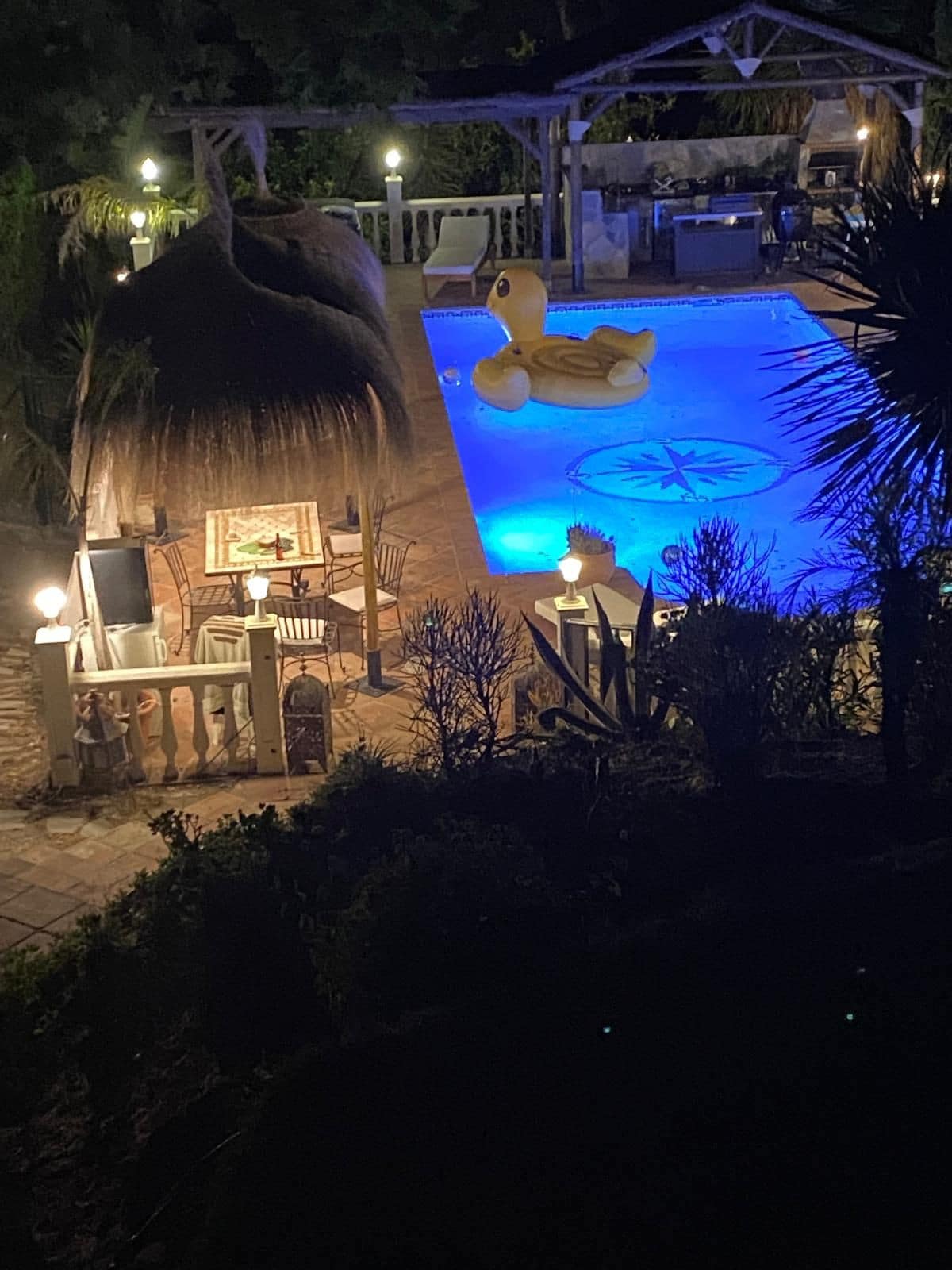 5 bedroom Villa For Sale