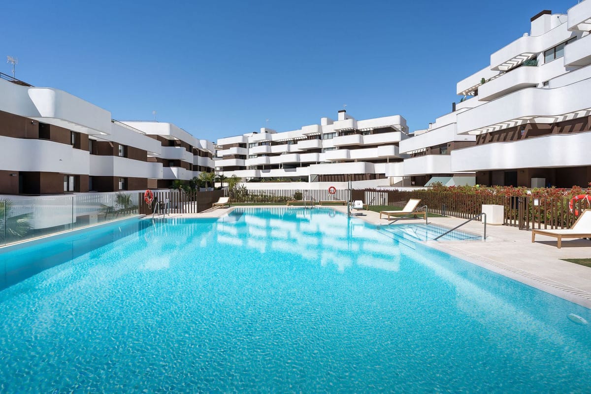 3 bedroom Apartment For Sale