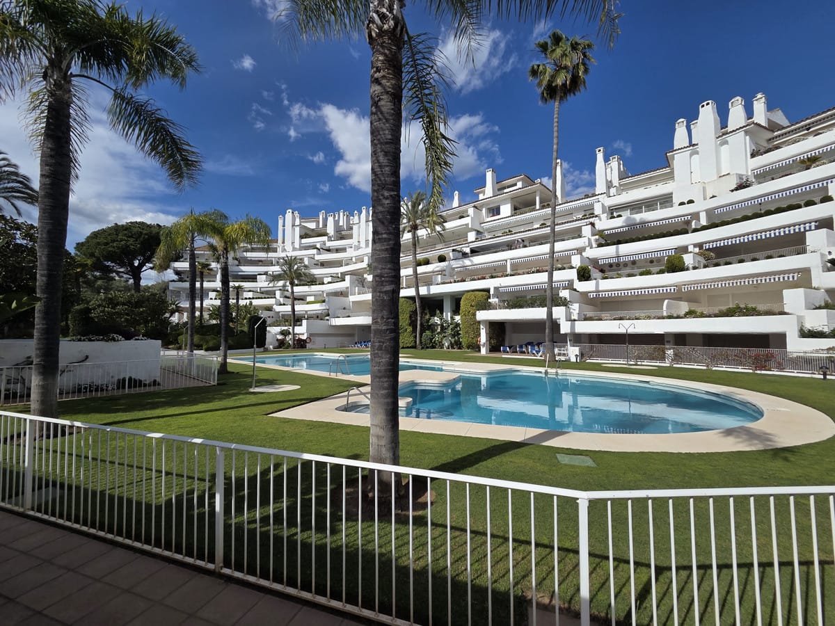 4 bedroom Apartment For Sale