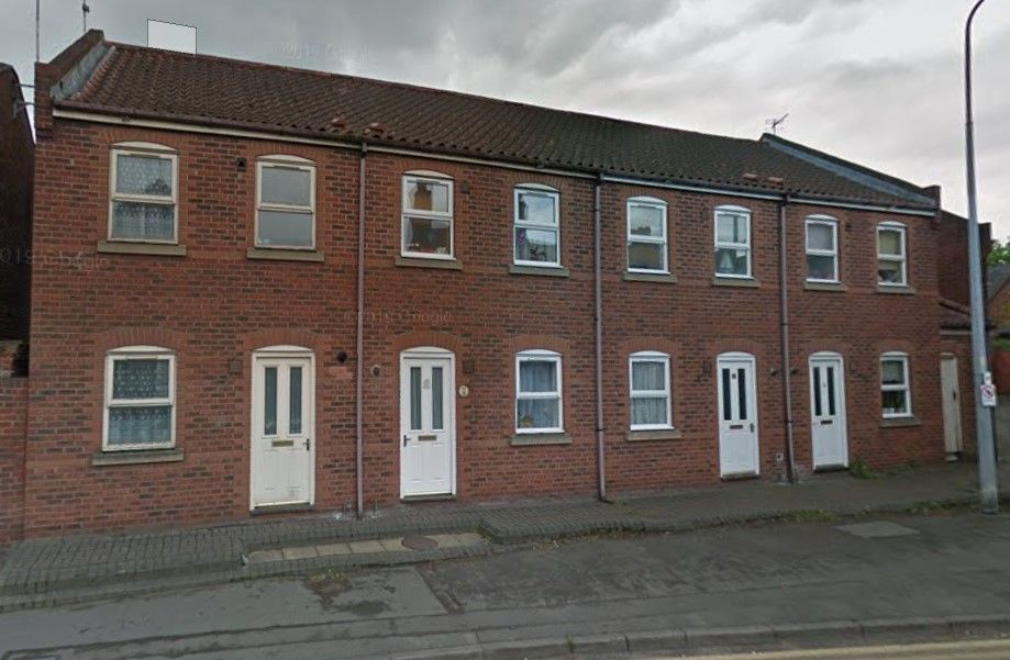 2 bedroom Terraced House To Let