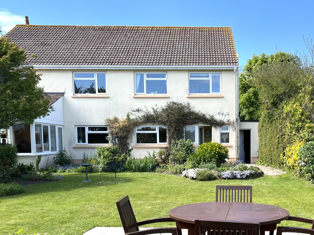6 bedroom Detached house For Sale