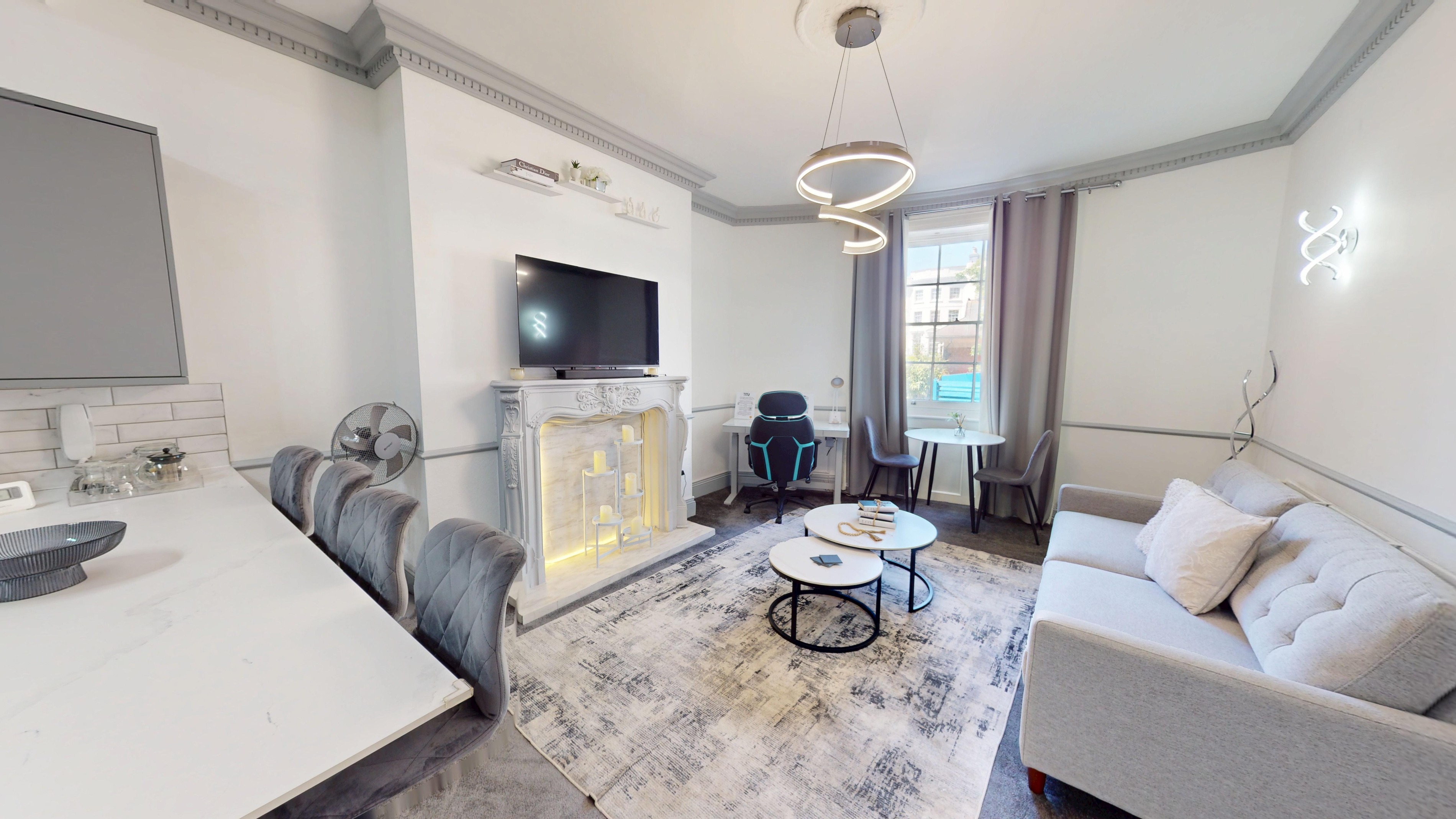 1 bedroom Flat For Sale