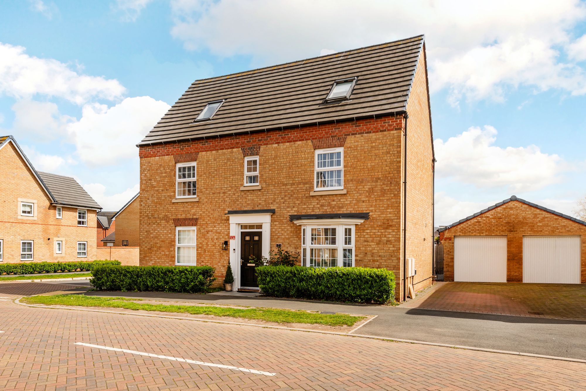 5 bedroom Detached house For Sale