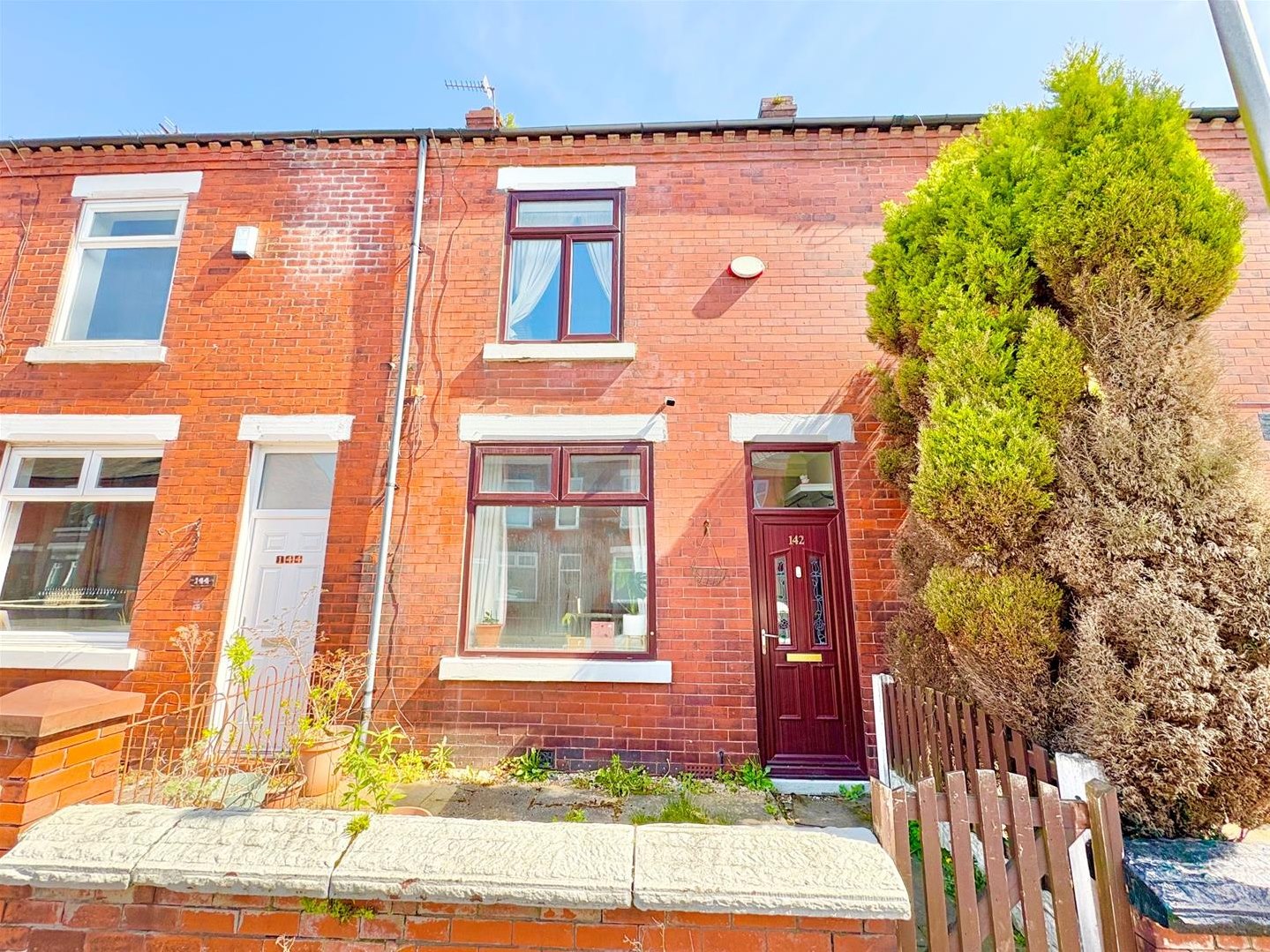 2 bedroom Terraced House Under Offer