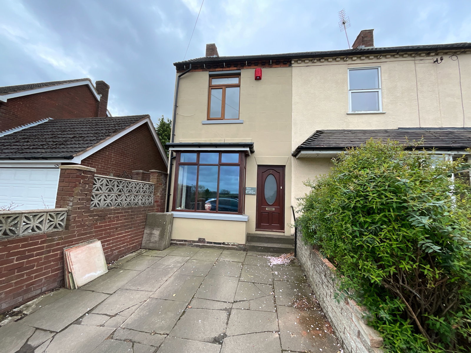 2 bedroom Cottage For Sale