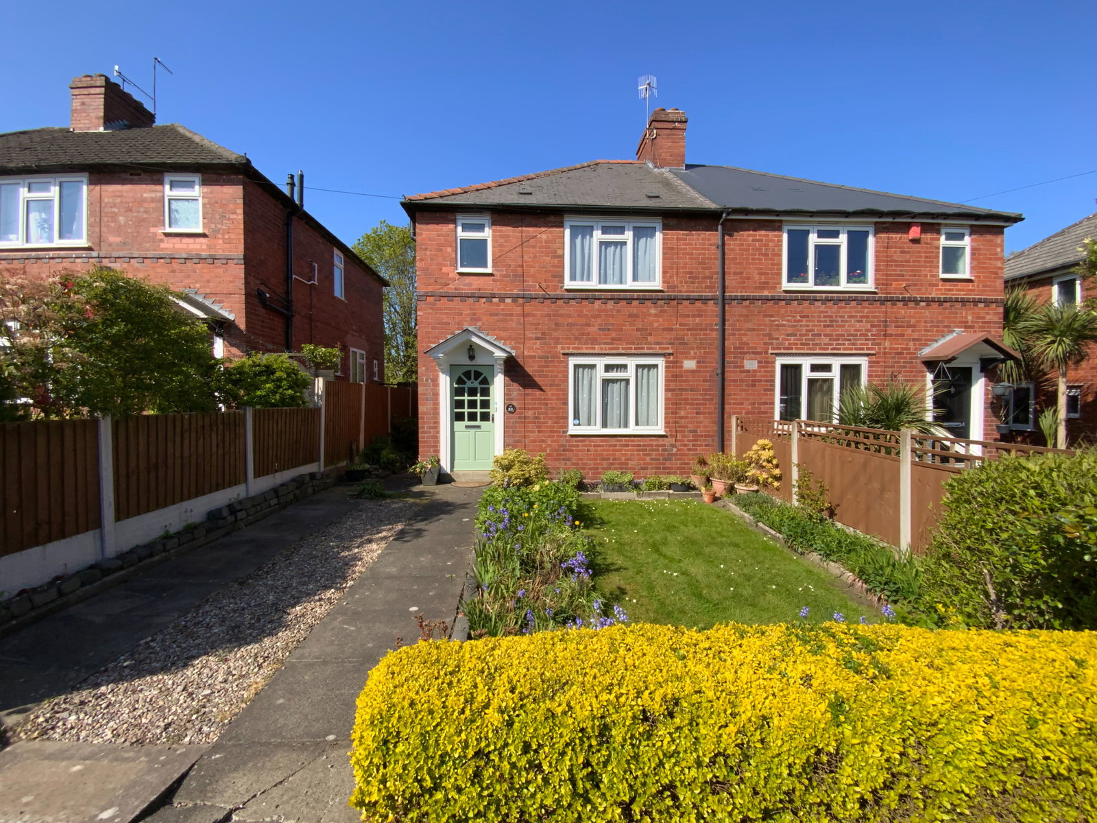 3 bedroom Semi-detached house For Sale
