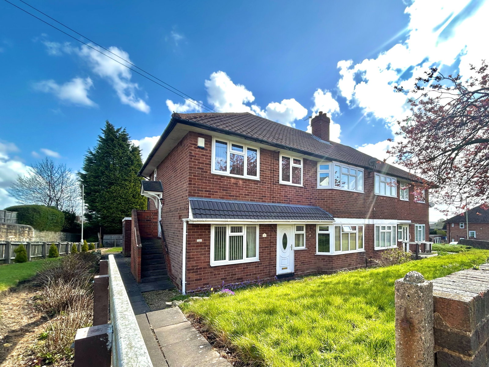 2 bedroom Flat For Sale