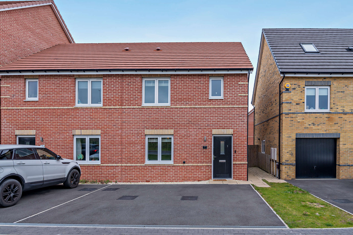 3 bedroom Semi-detached house For Sale