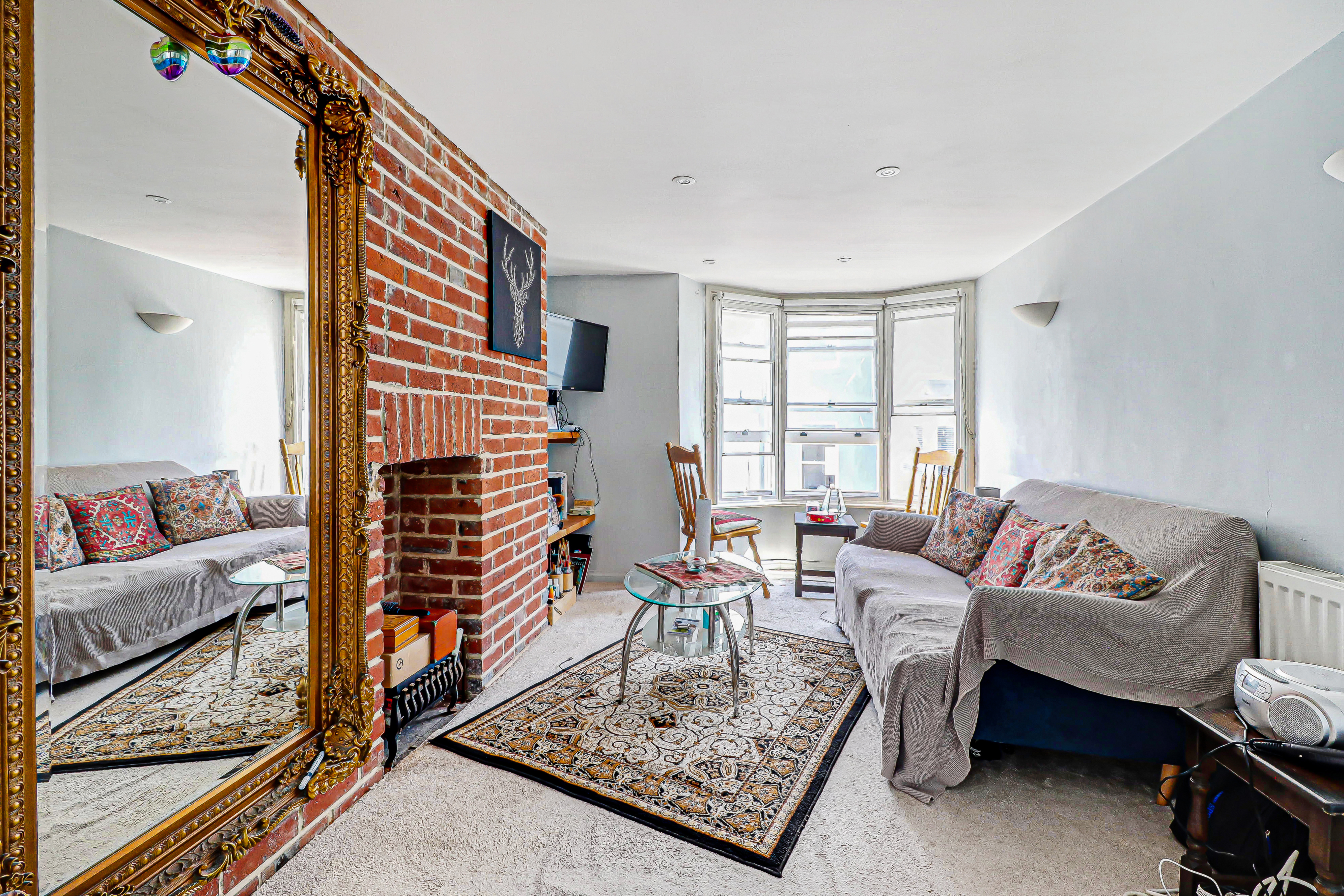 1 bedroom Flat For Sale