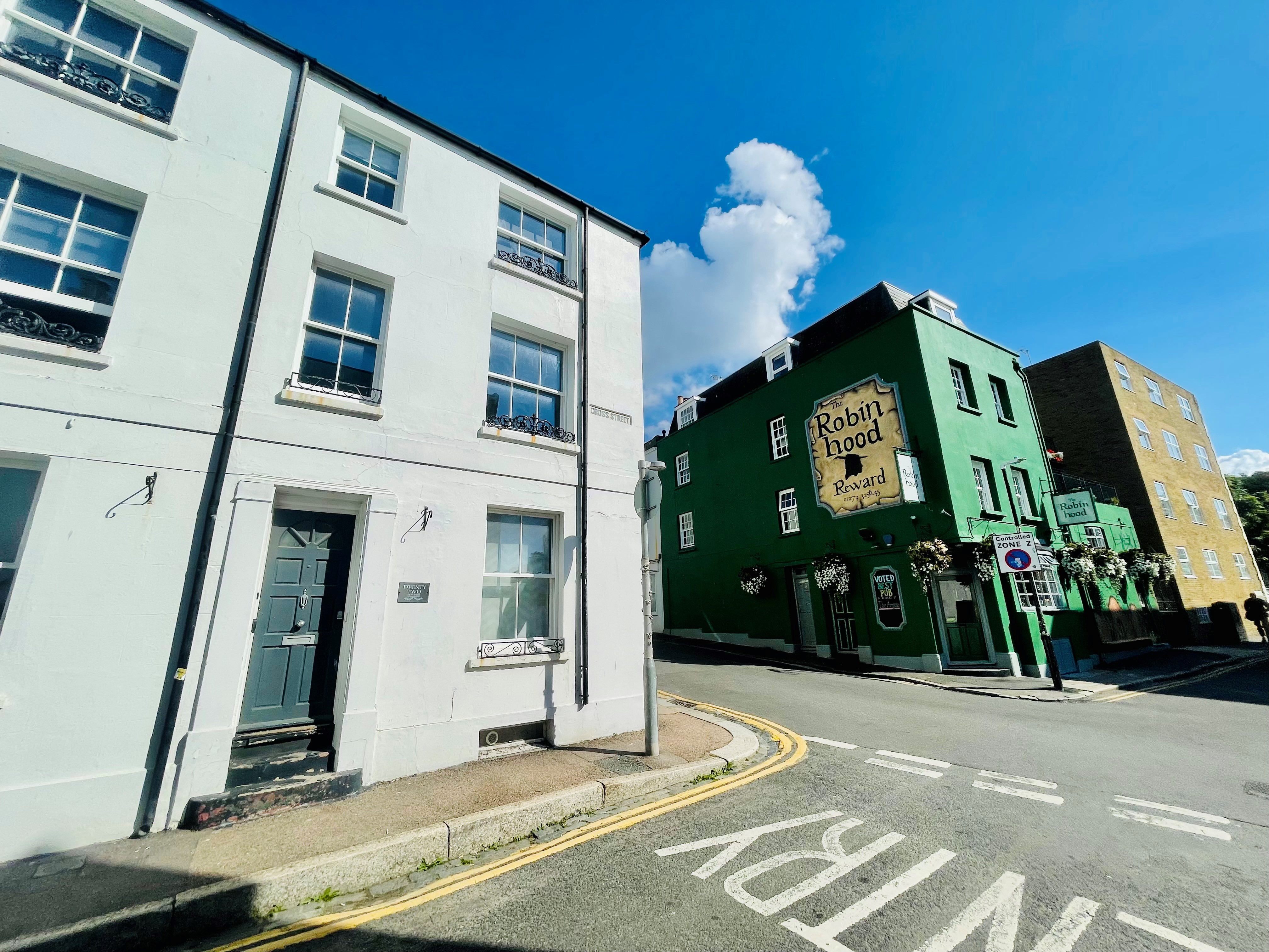 6 bedroom House (unspecified) To Let