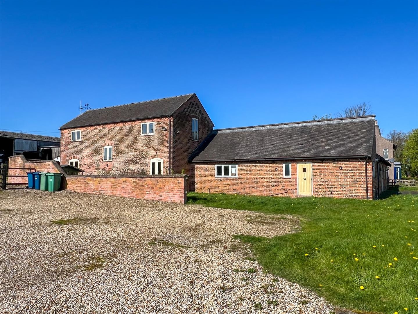 4 bedroom Link detached house Under Offer
