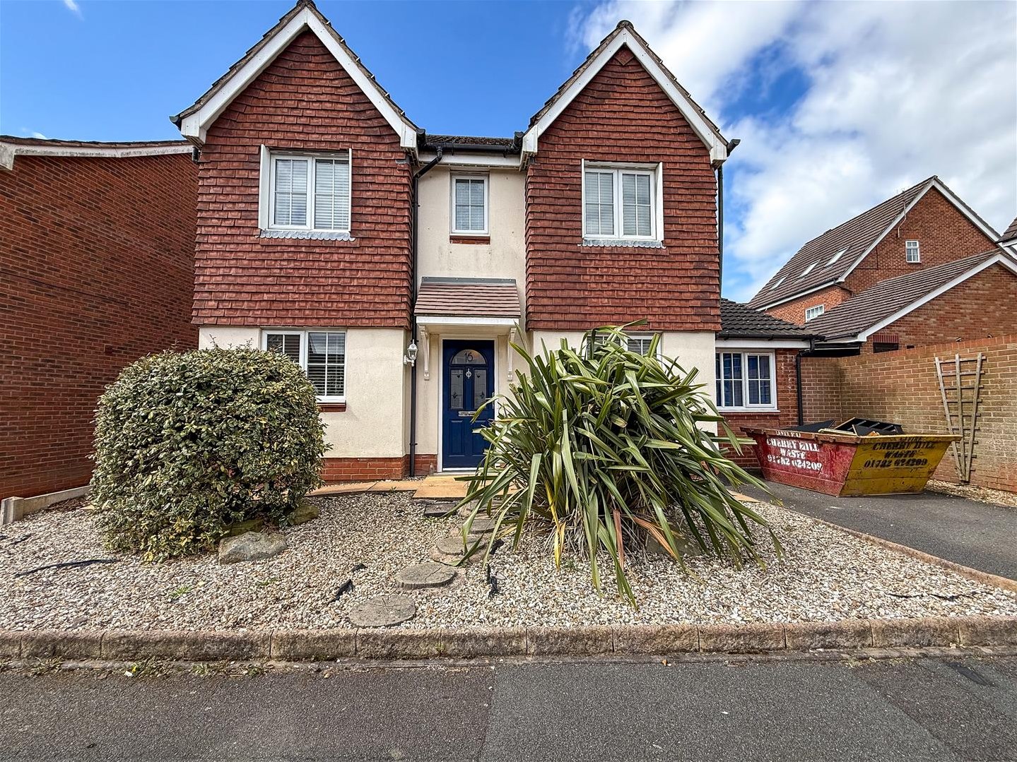 4 bedroom Link detached house For Sale