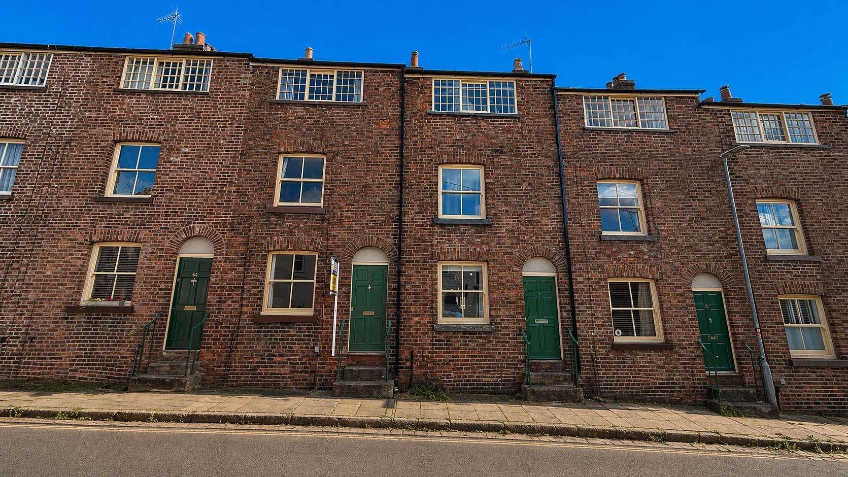 3 bedroom Cottage For Sale