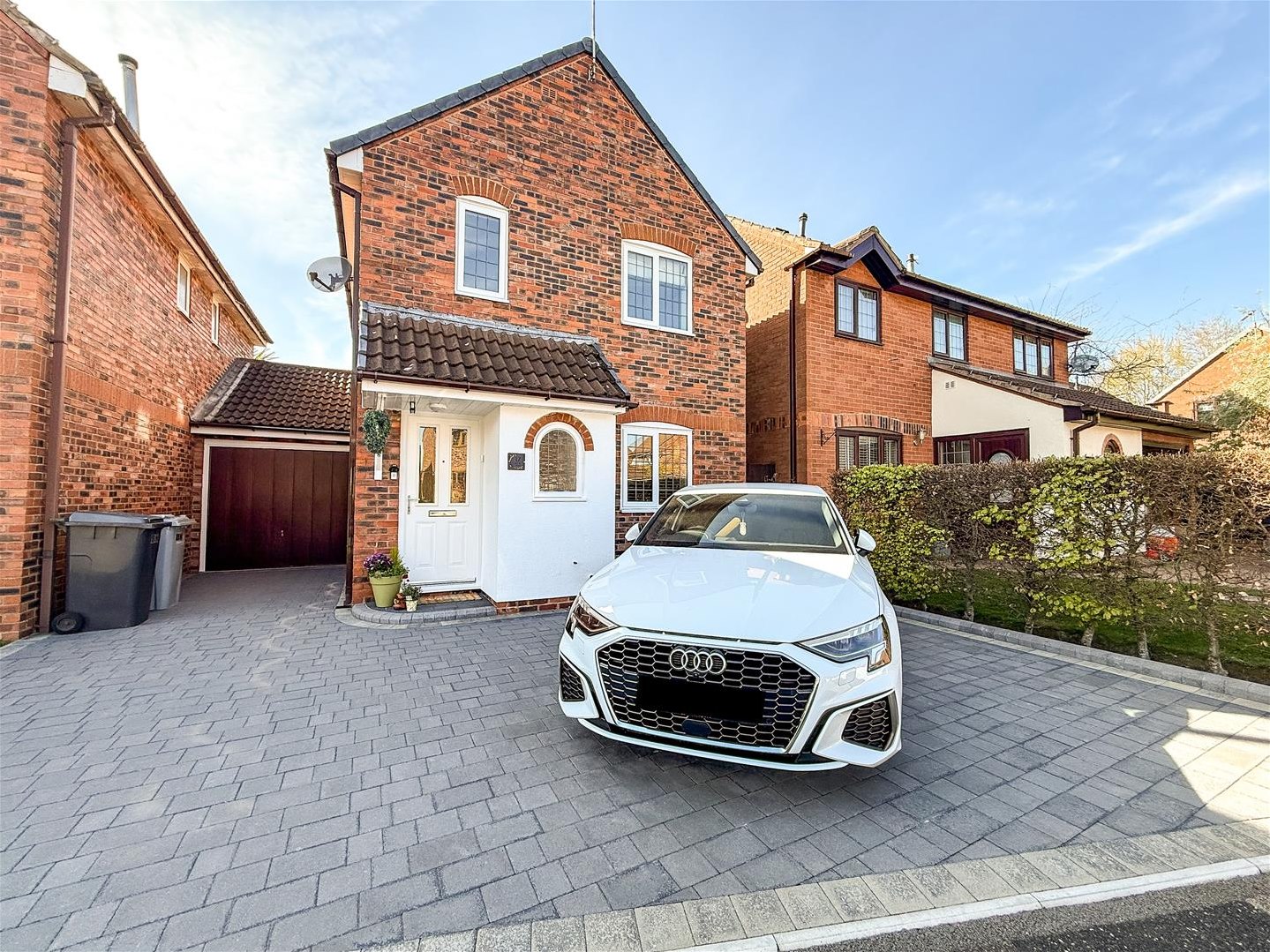 3 bedroom Link detached house For Sale