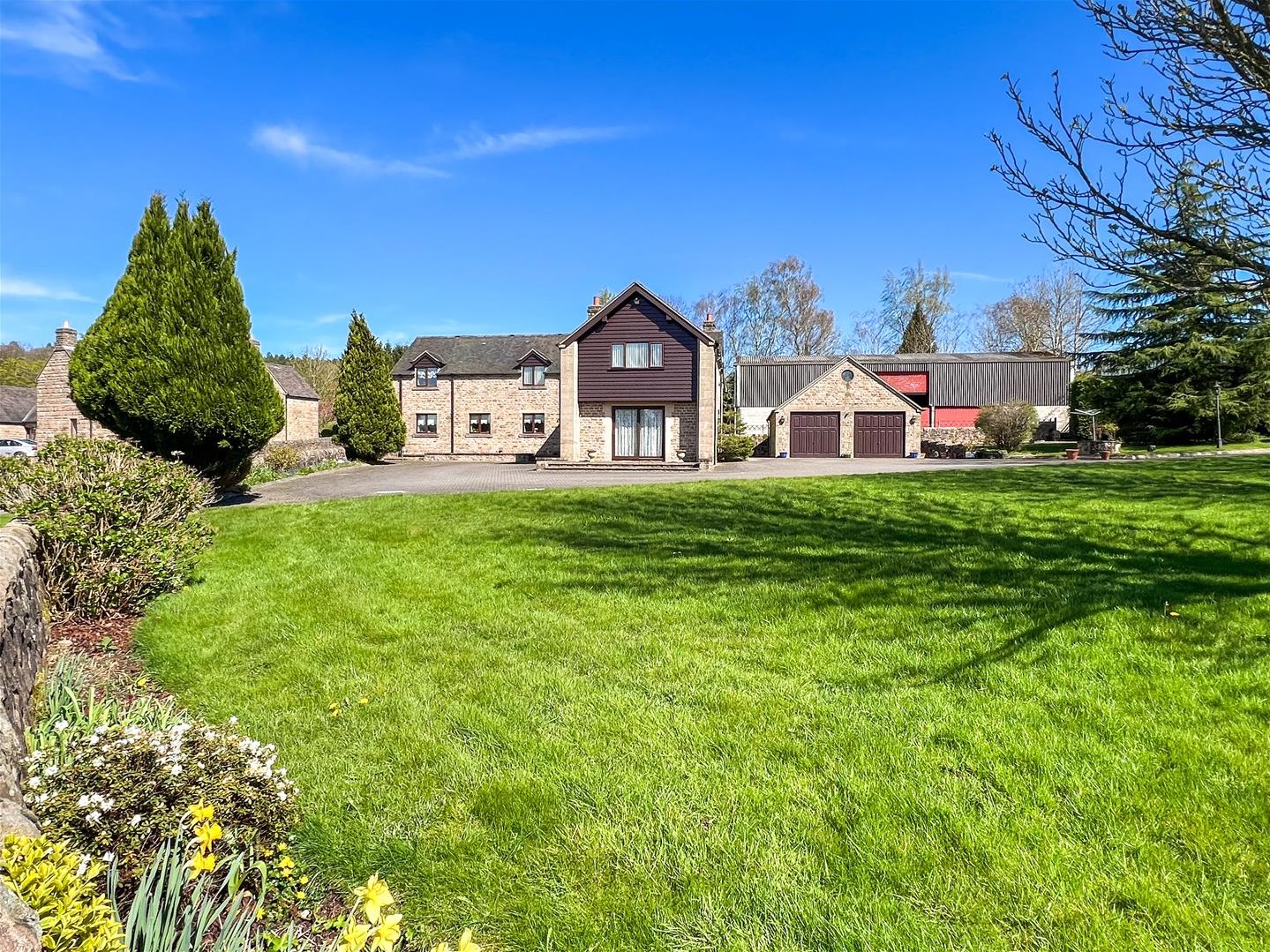 5 bedroom Link detached house For Sale