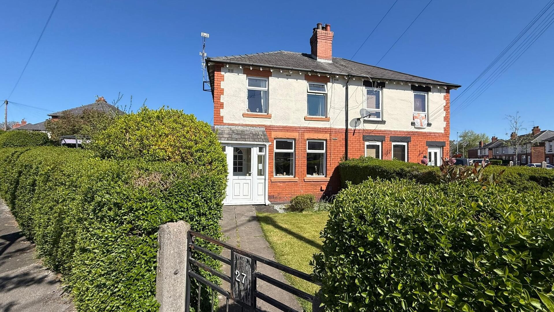3 bedroom Semi-detached house For Sale