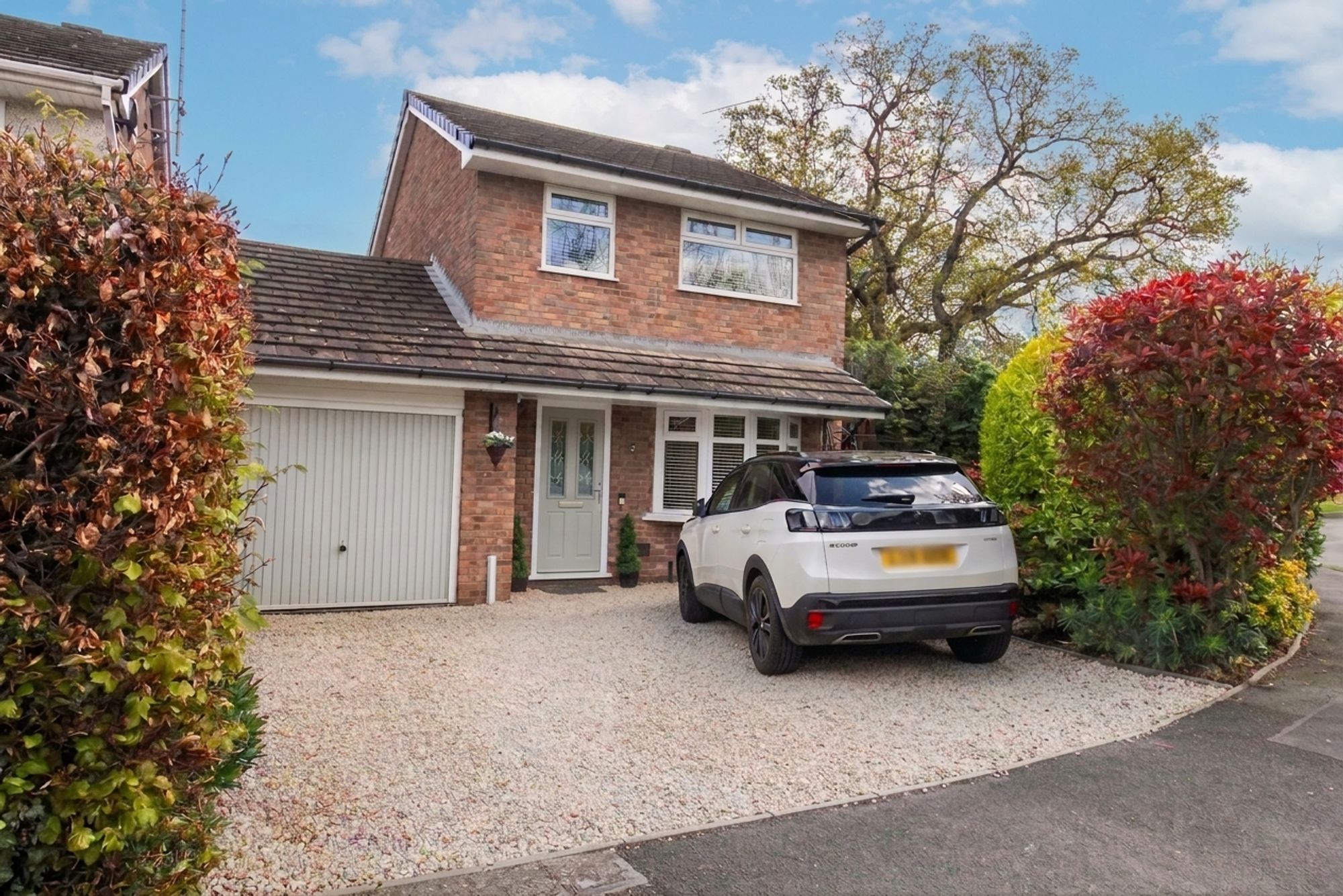 3 bedroom Detached house Under Offer