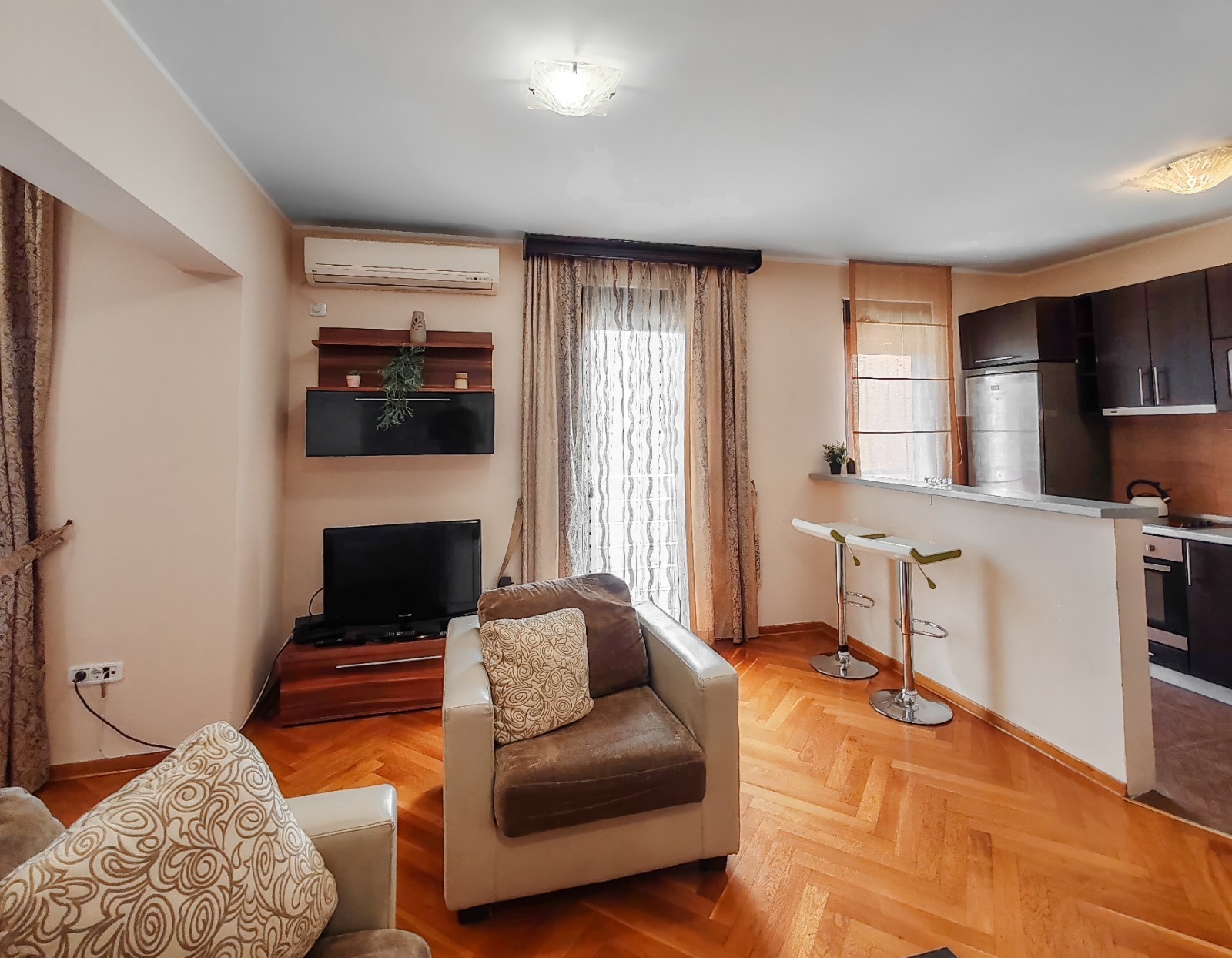 3 bedroom Apartment For Sale