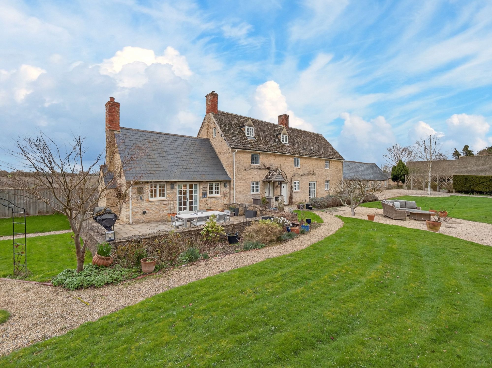 6 bedroom Detached house For Sale