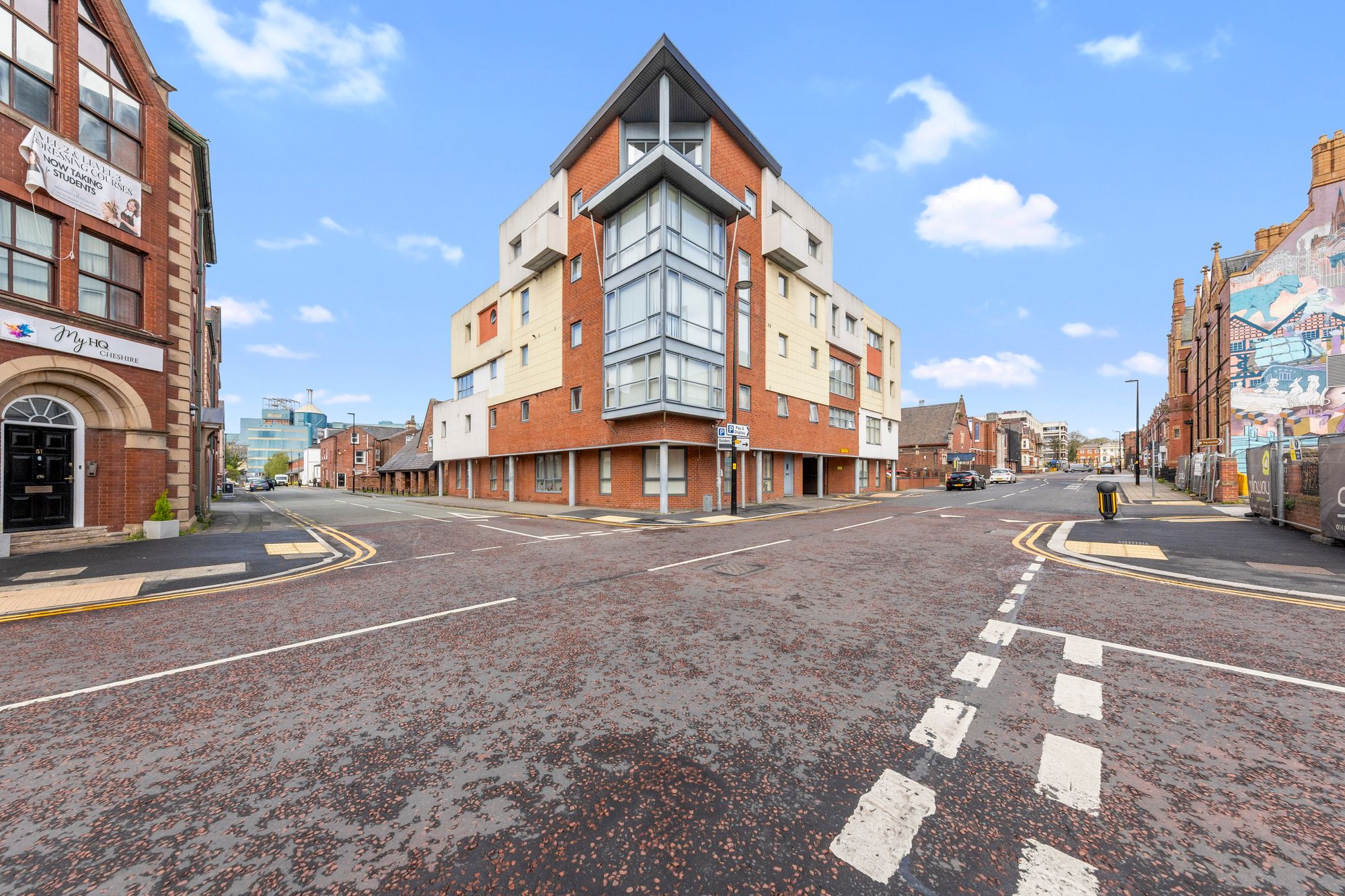 2 bedroom Apartment For Sale