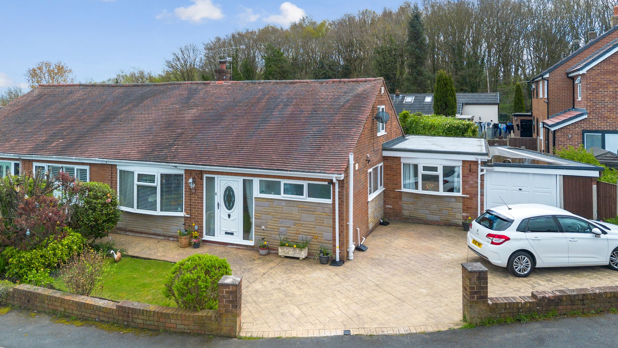 3 bedroom Detached bungalow For Sale