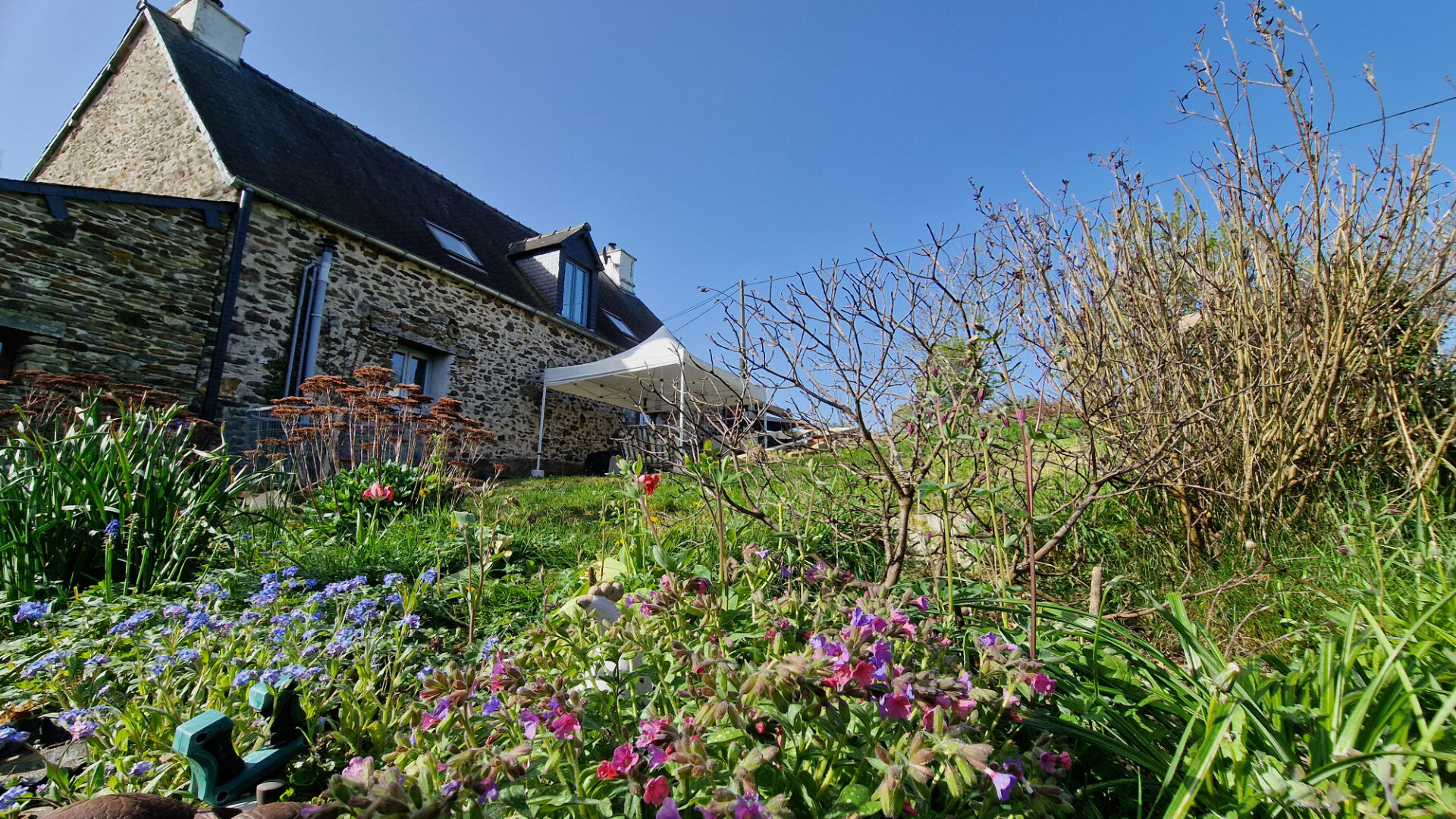 2 bedroom House (unspecified) For Sale