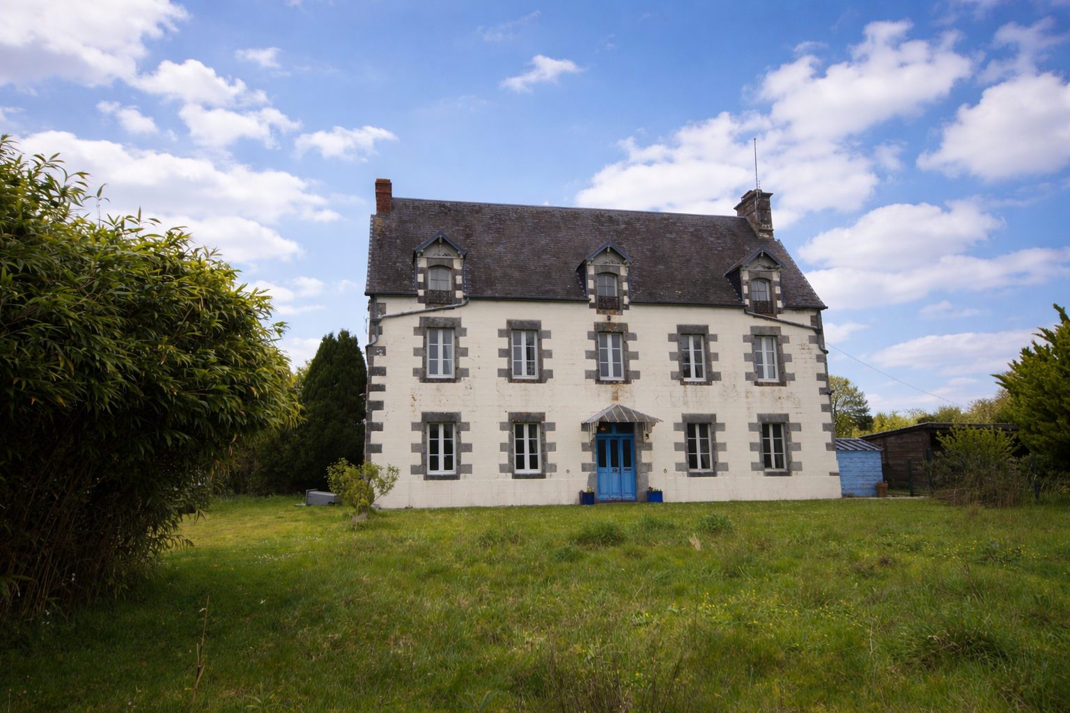 4 bedroom House (unspecified) For Sale