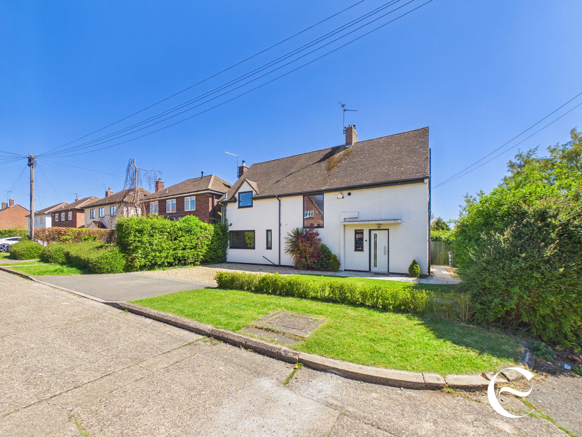 3 bedroom Detached house Under Offer