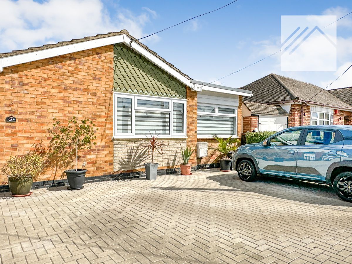 2 bedroom Detached bungalow For Sale