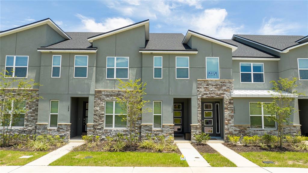 5 bedroom Town house For Sale