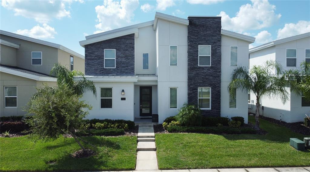 8 bedroom Detached house For Sale