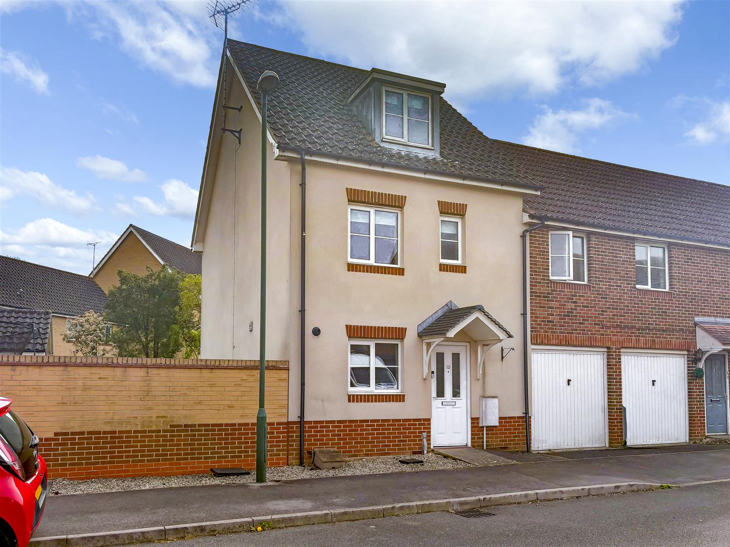4 bedroom Semi-detached house For Sale