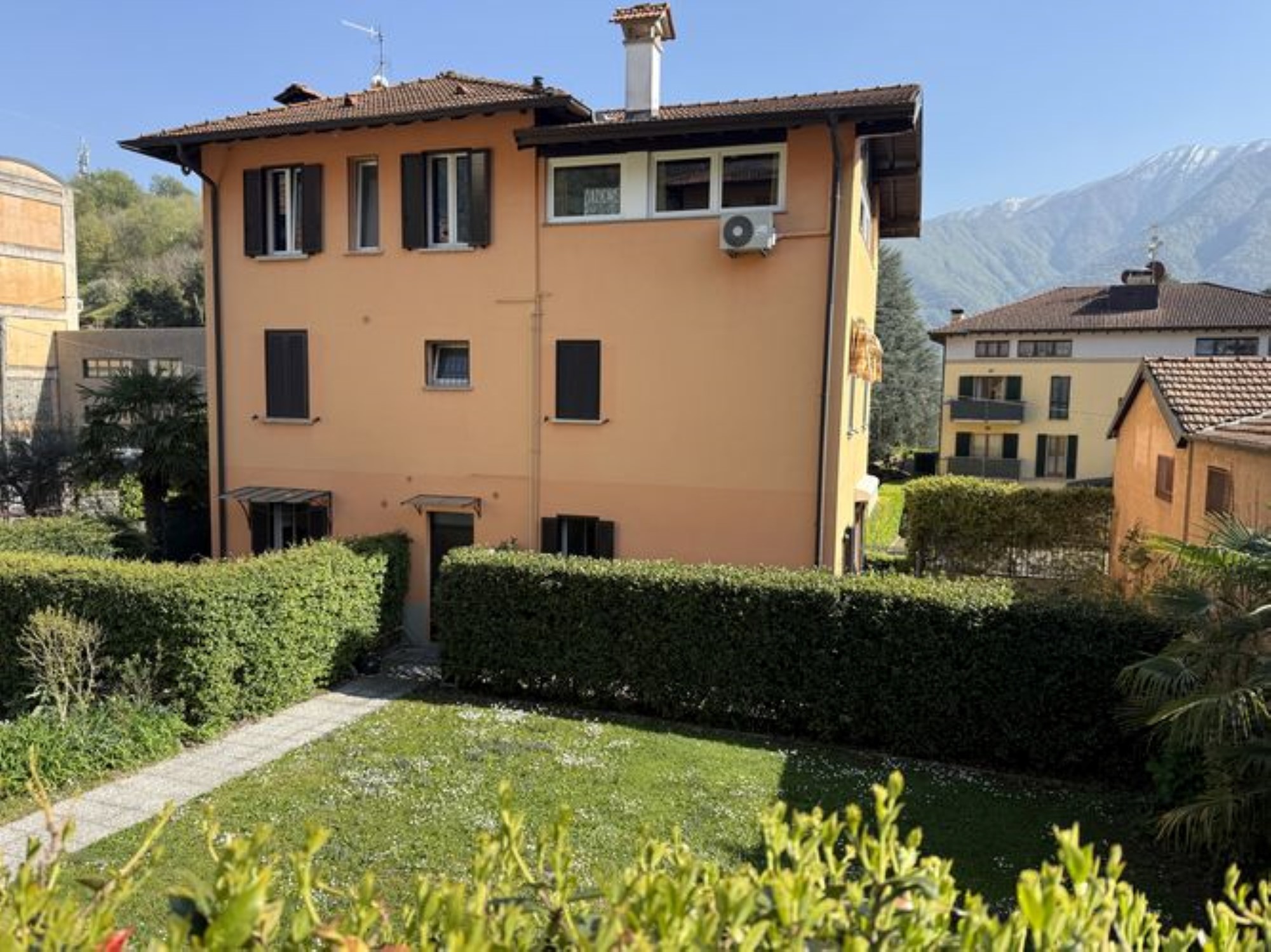 3 bedroom Apartment For Sale
