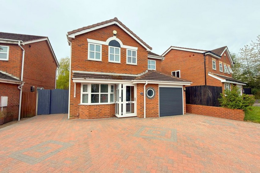 4 bedroom Detached house Under Offer