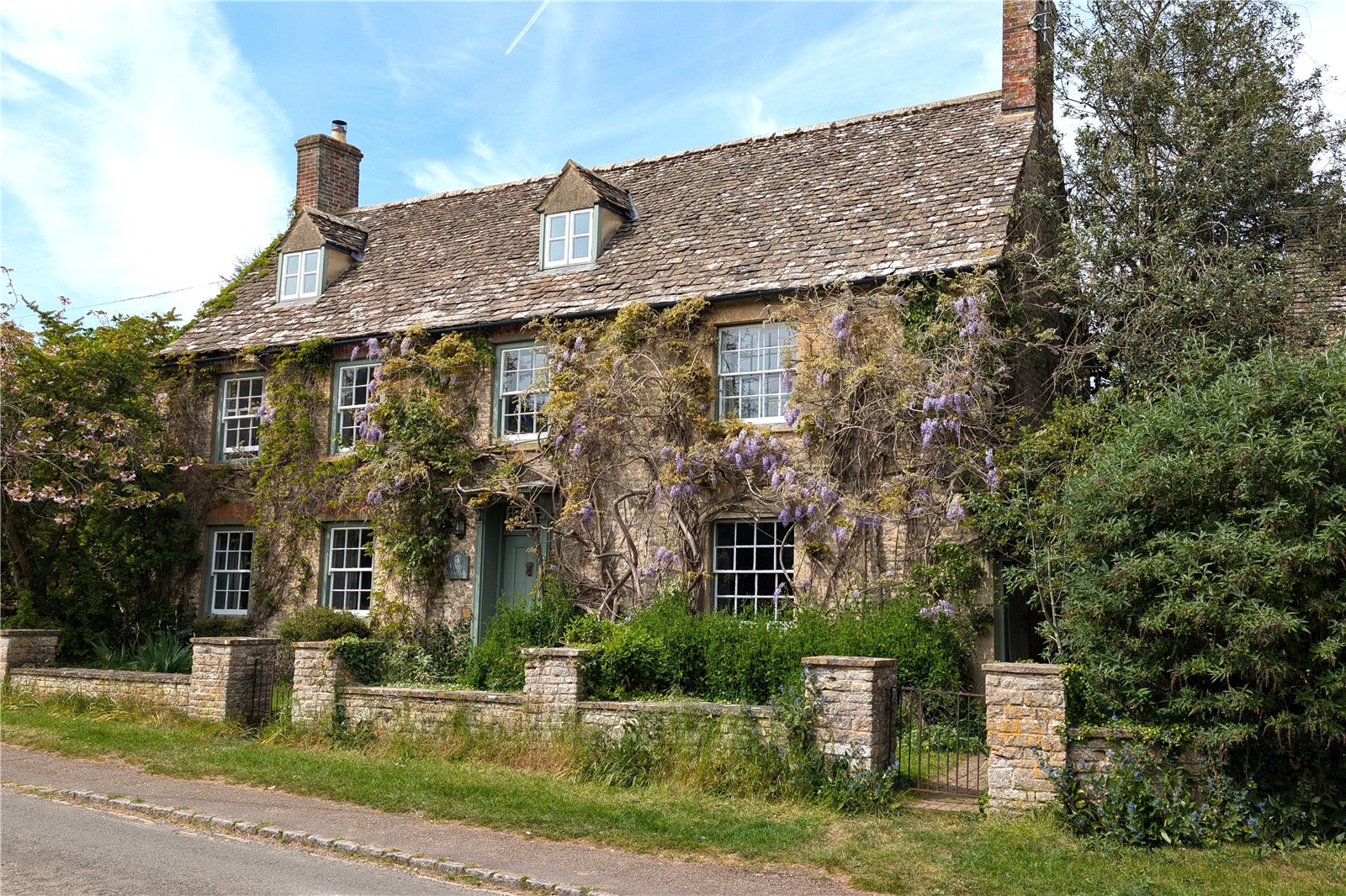 7 bedroom House (unspecified) For Sale