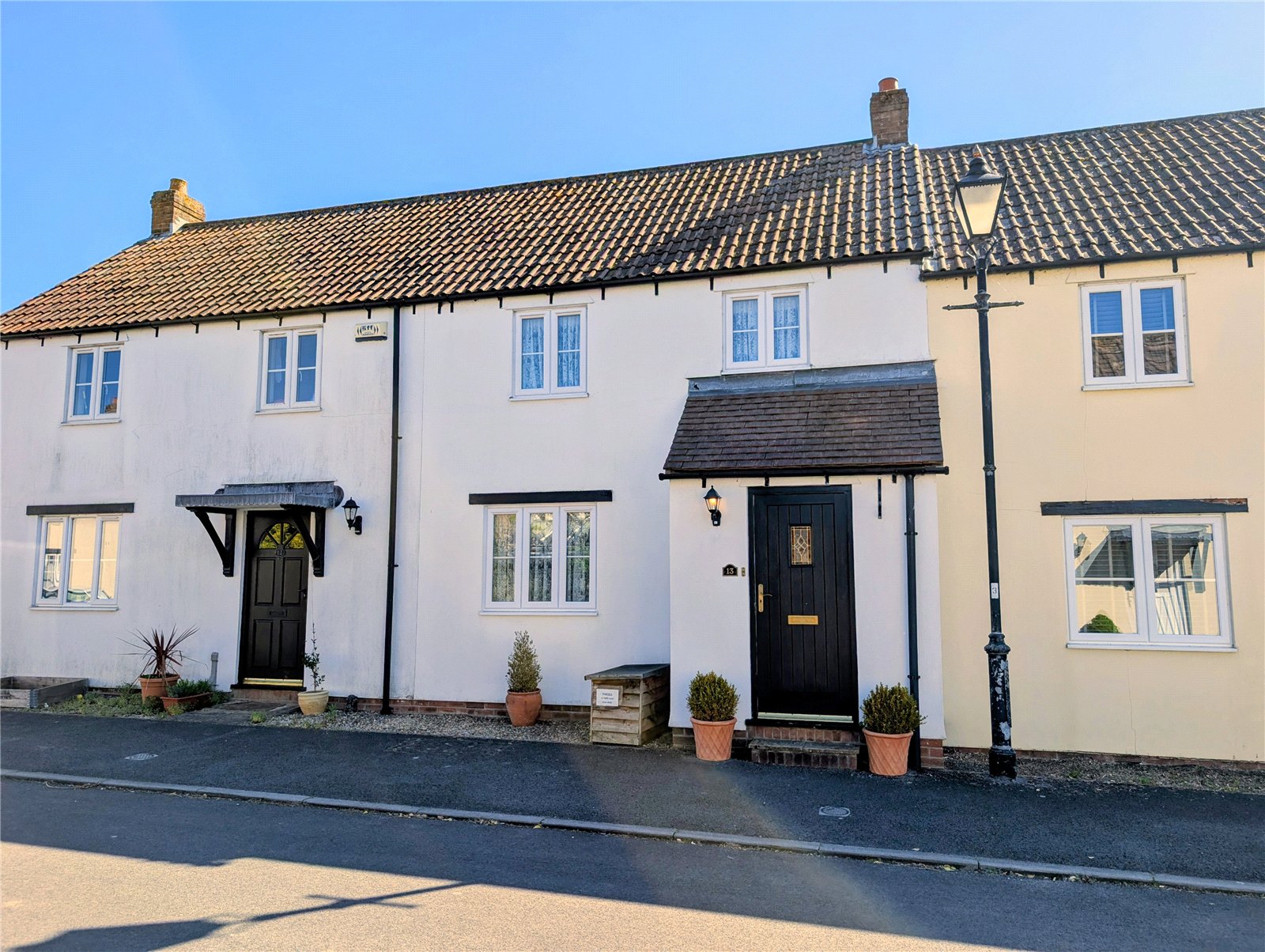 2 bedroom Cottage For Sale