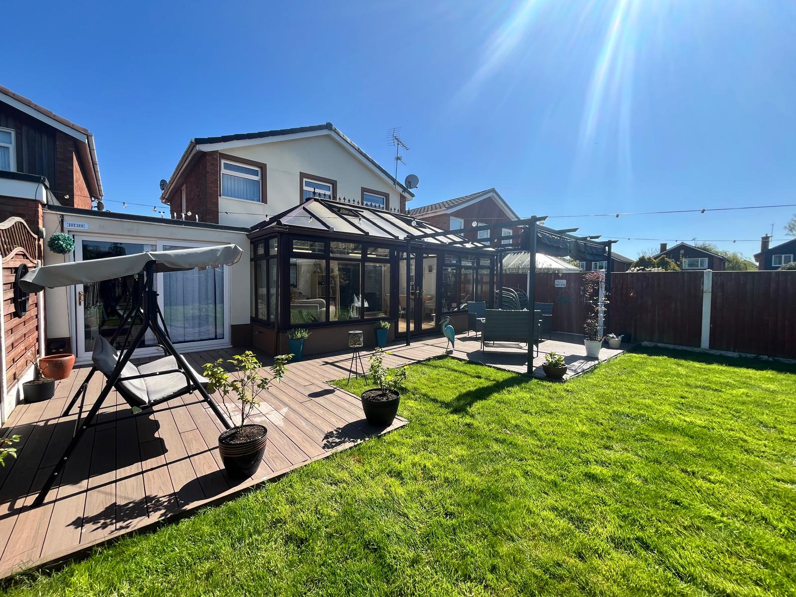 4 bedroom Link detached house Under Offer